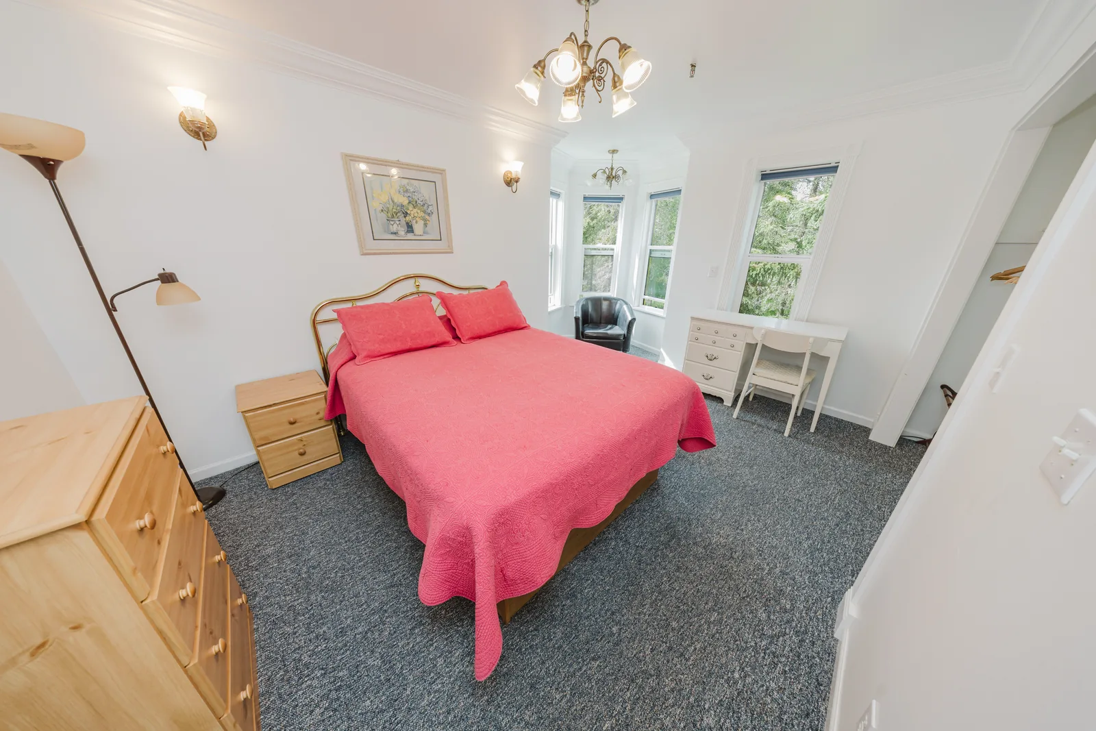 Plush bridal suite in Wendler Tower